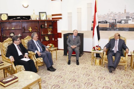 رئيس الجمهورية لدى استقباله وزير الجمارك والتجارة التركي أمس